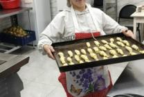 Целый противень рогаликов накрутили